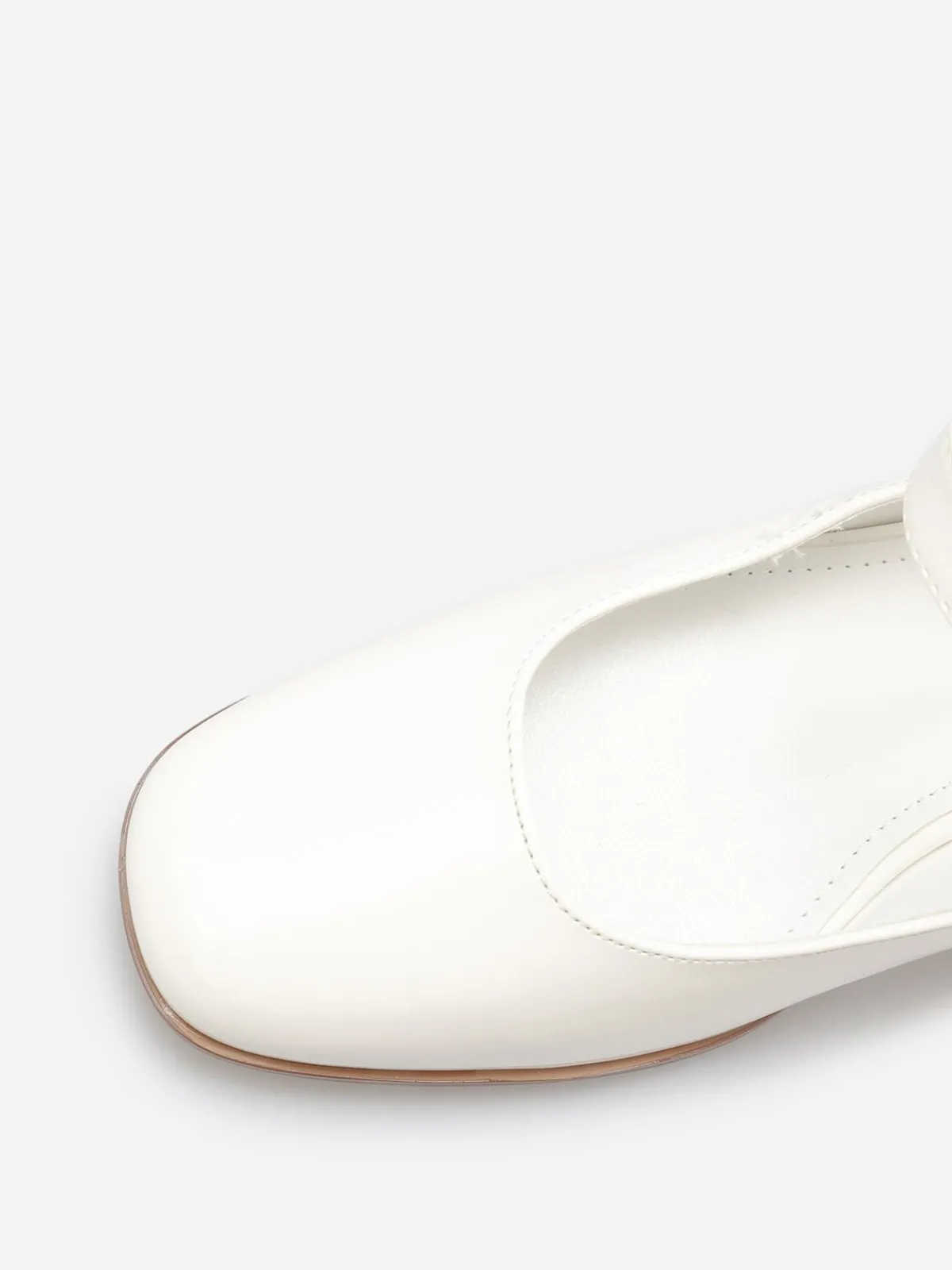 Discount La Modeuse Babies vernies à talon carré Blanc