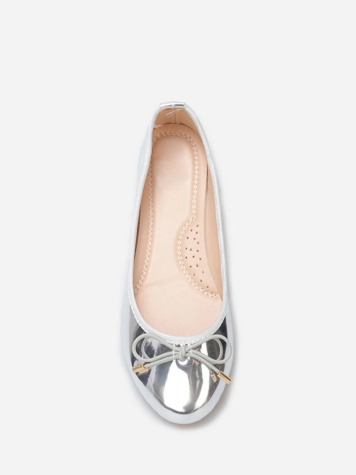 Outlet La Modeuse Ballerines plates vernies avec noeud Argenté