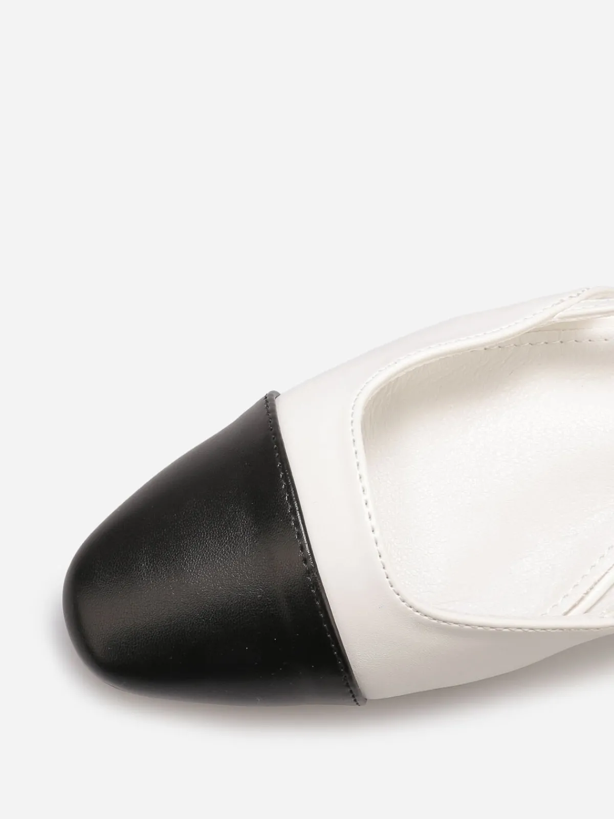 La Modeuse Ballerines slingback à bout contrastant Blanc