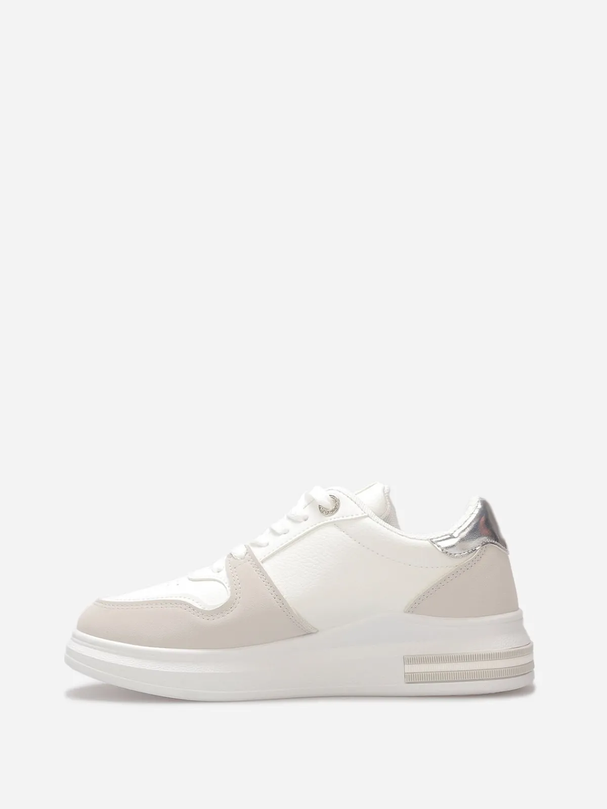 Clearance La Modeuse Baskets basses avec détails nubuck et toile Blanc