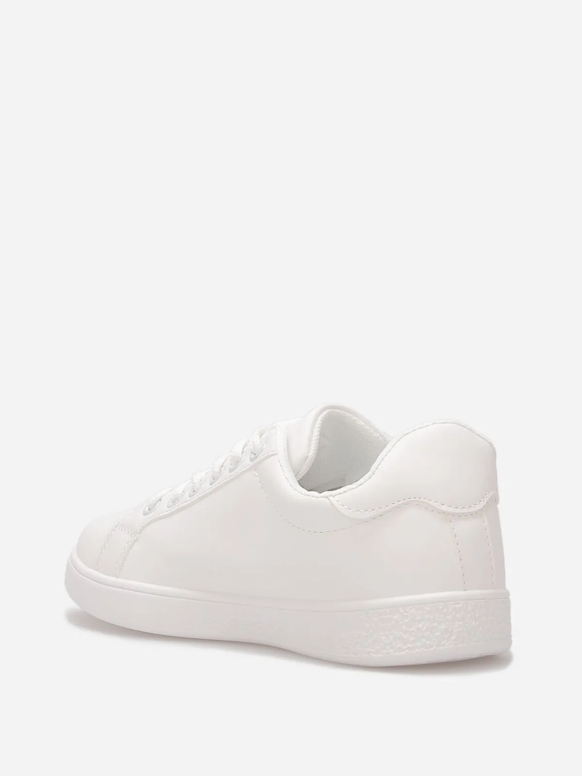 Discount La Modeuse Baskets basses basiques Blanc