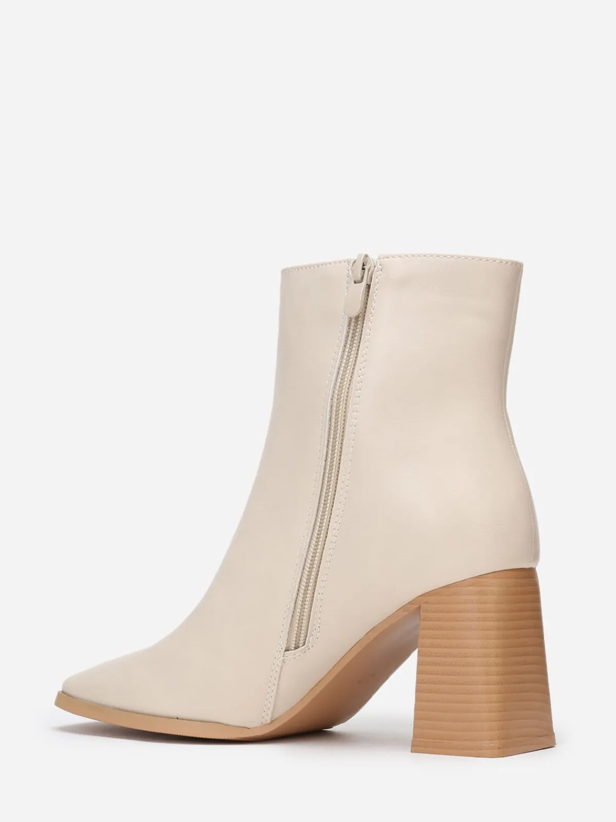 La Modeuse Bottines à bout carré et large talon Beige