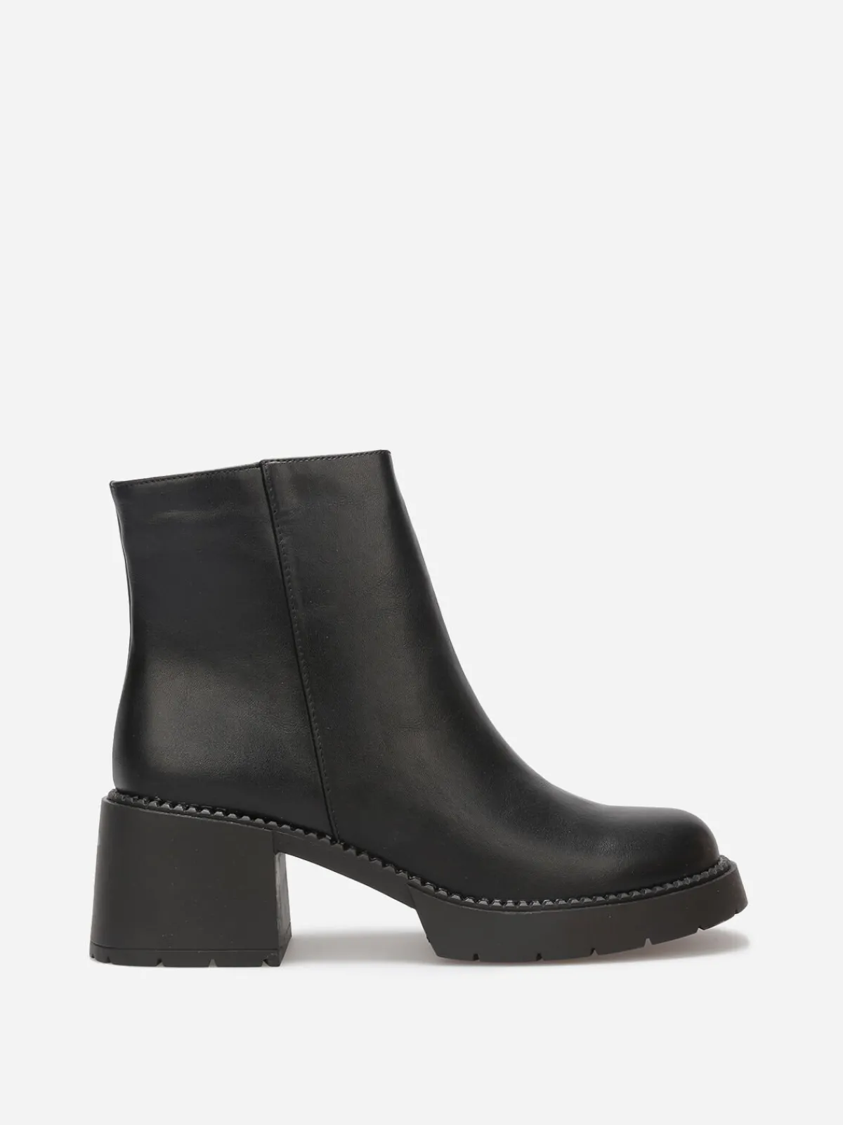 New La Modeuse Bottines à talon et semelle crantés Noir