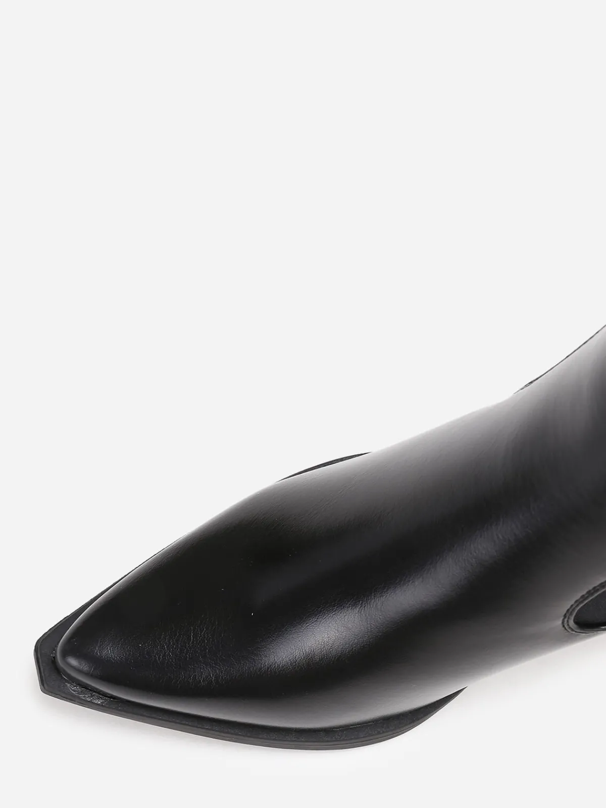 Outlet La Modeuse Bottines chelsea à bout pointu Noir