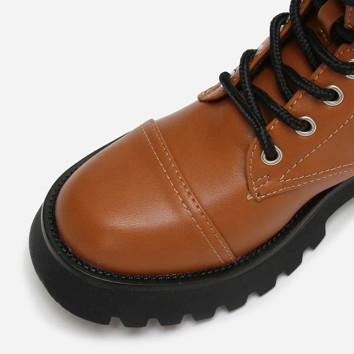 Discount La Modeuse Bottines rangers crantées en simili Camel