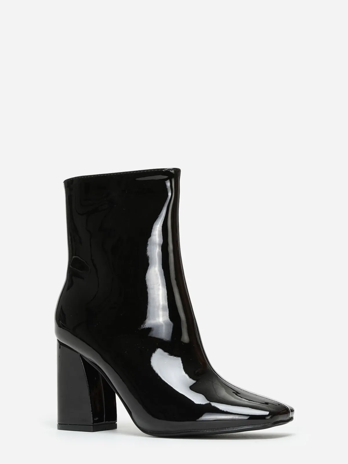 Discount La Modeuse Bottines vernies à bout carré Noir