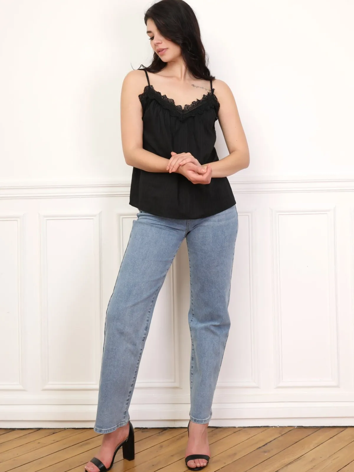 Sale La Modeuse Caraco texturé à détail crochet Noir