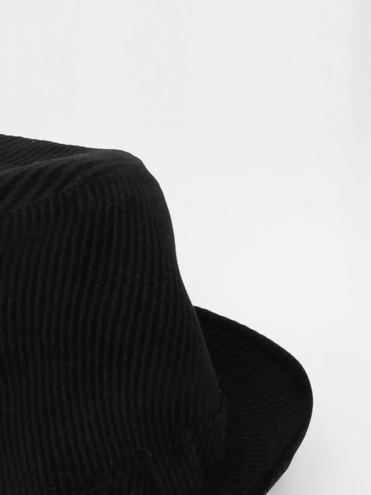 Discount La Modeuse chapeau en velours rayé Noir