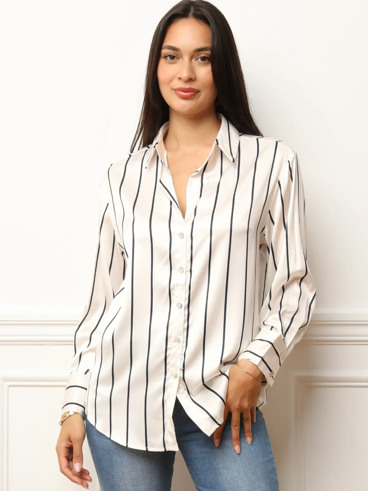 Hot La Modeuse Chemise fluide satinée à rayures Beige