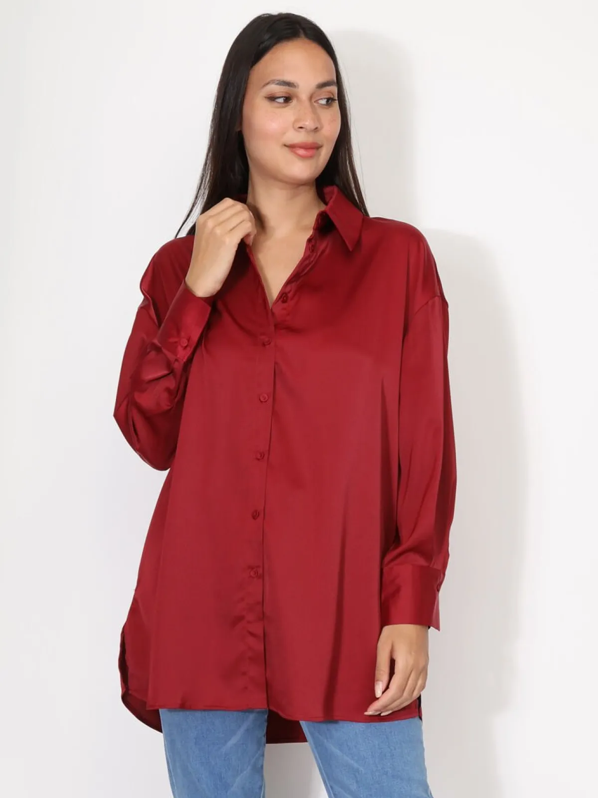 Clearance La Modeuse Chemise satinée oversize à fentes Bordeaux
