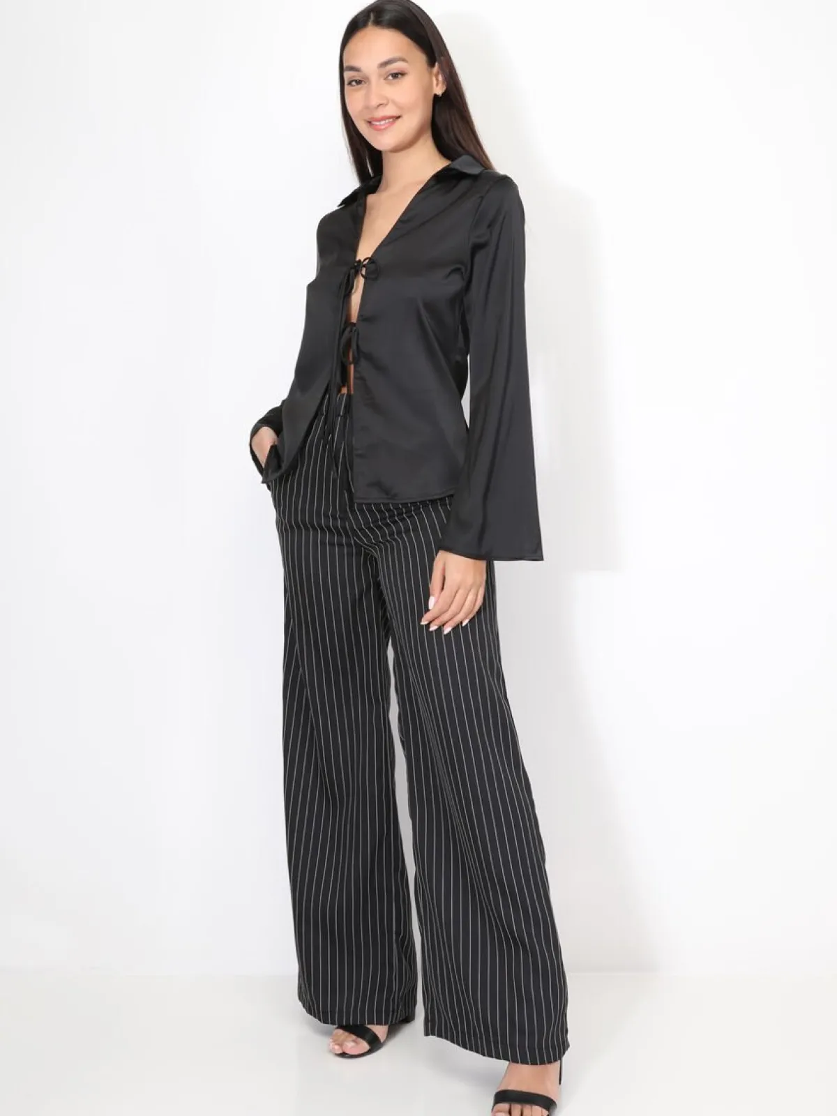 Sale La Modeuse Chemisier satiné à nouer Noir