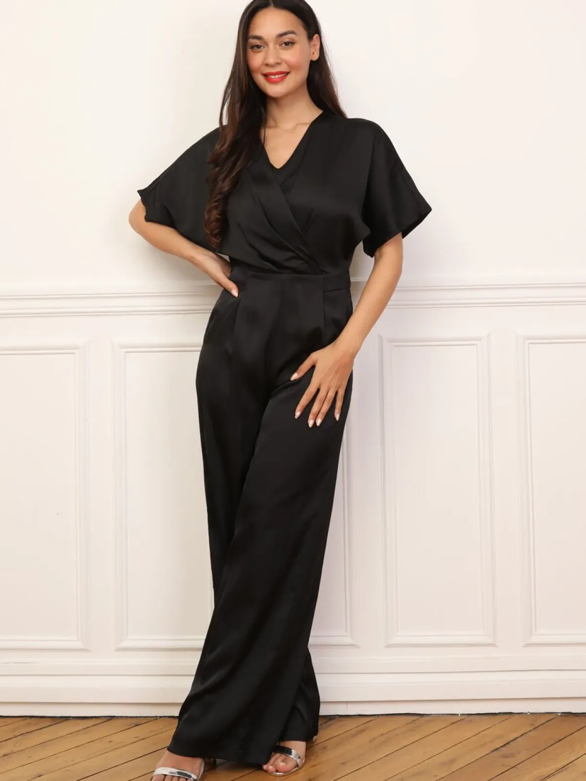 Hot La Modeuse Combinaison satinée à effet portefeuille Noir