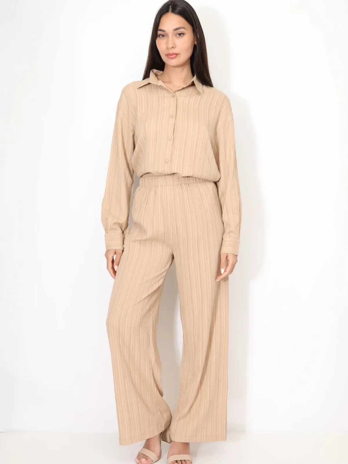 Sale La Modeuse Ensemble chemise et pantalon plissés Taupe