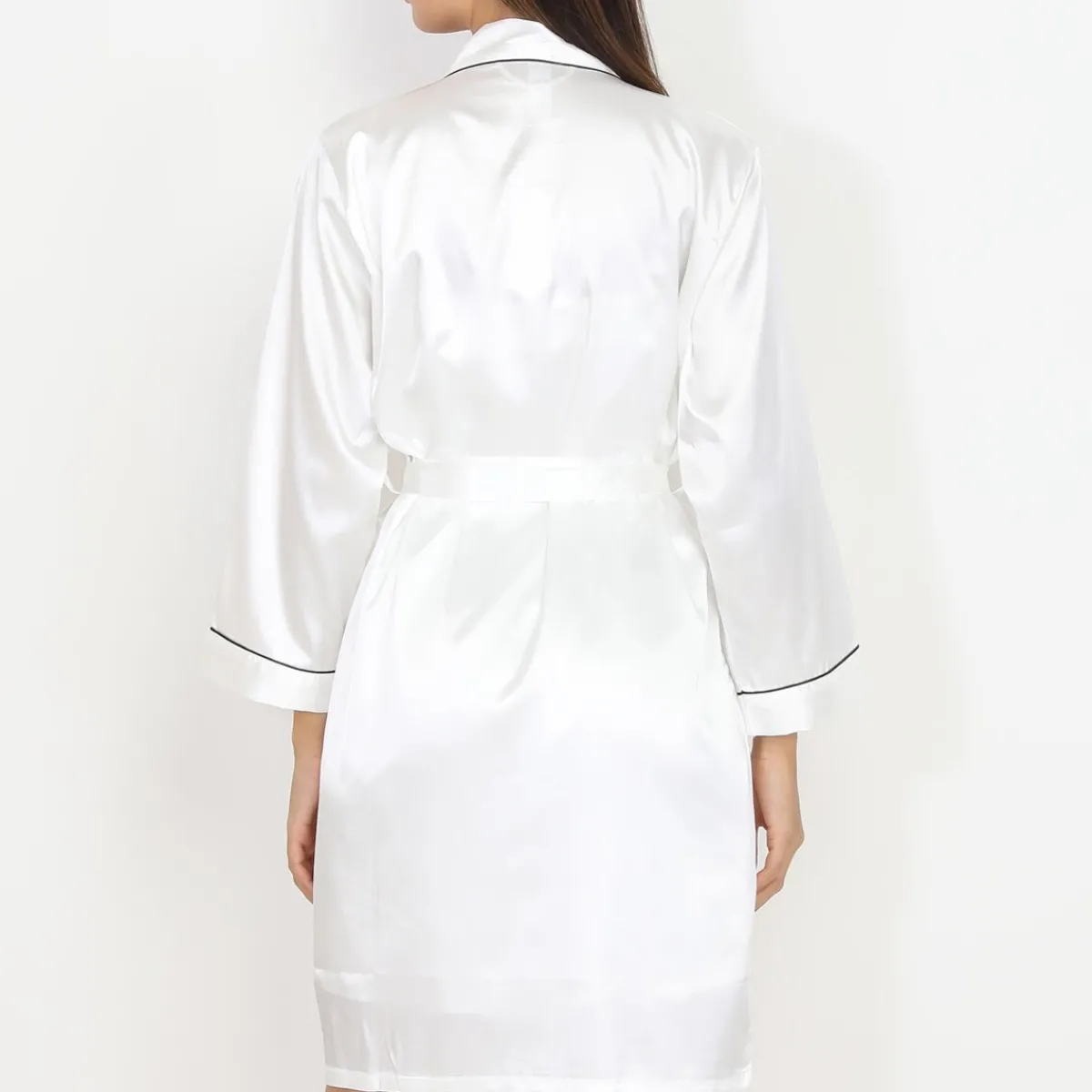 New La Modeuse Ensemble kimono et nuisette s satinés Blanc