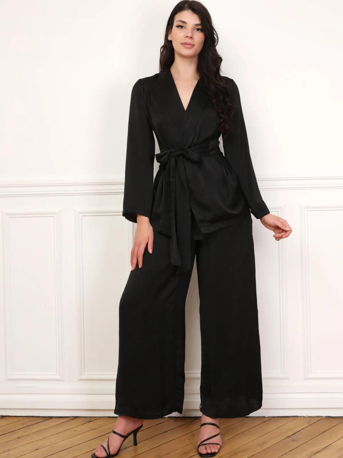New La Modeuse Ensemble kimono et pantalon texturés Noir