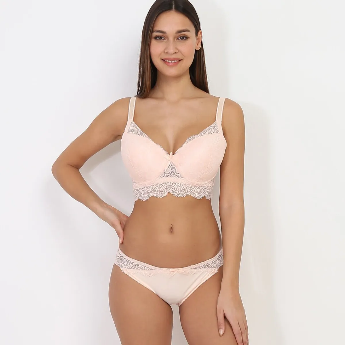 New La Modeuse Ensemble lingerie ampliforme en dentelle fleurie Beige