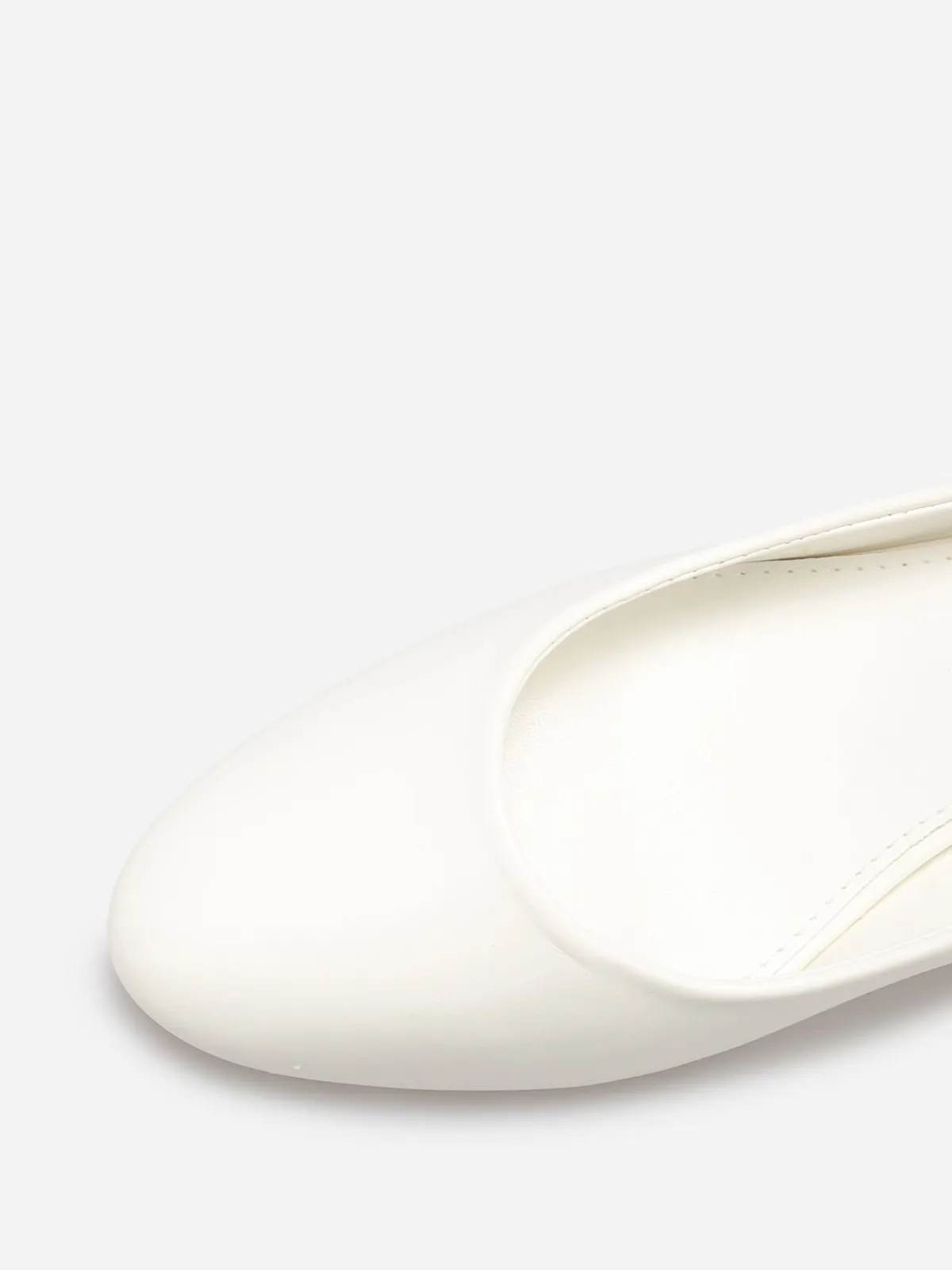 La Modeuse Escarpins classiques à talon fin Blanc