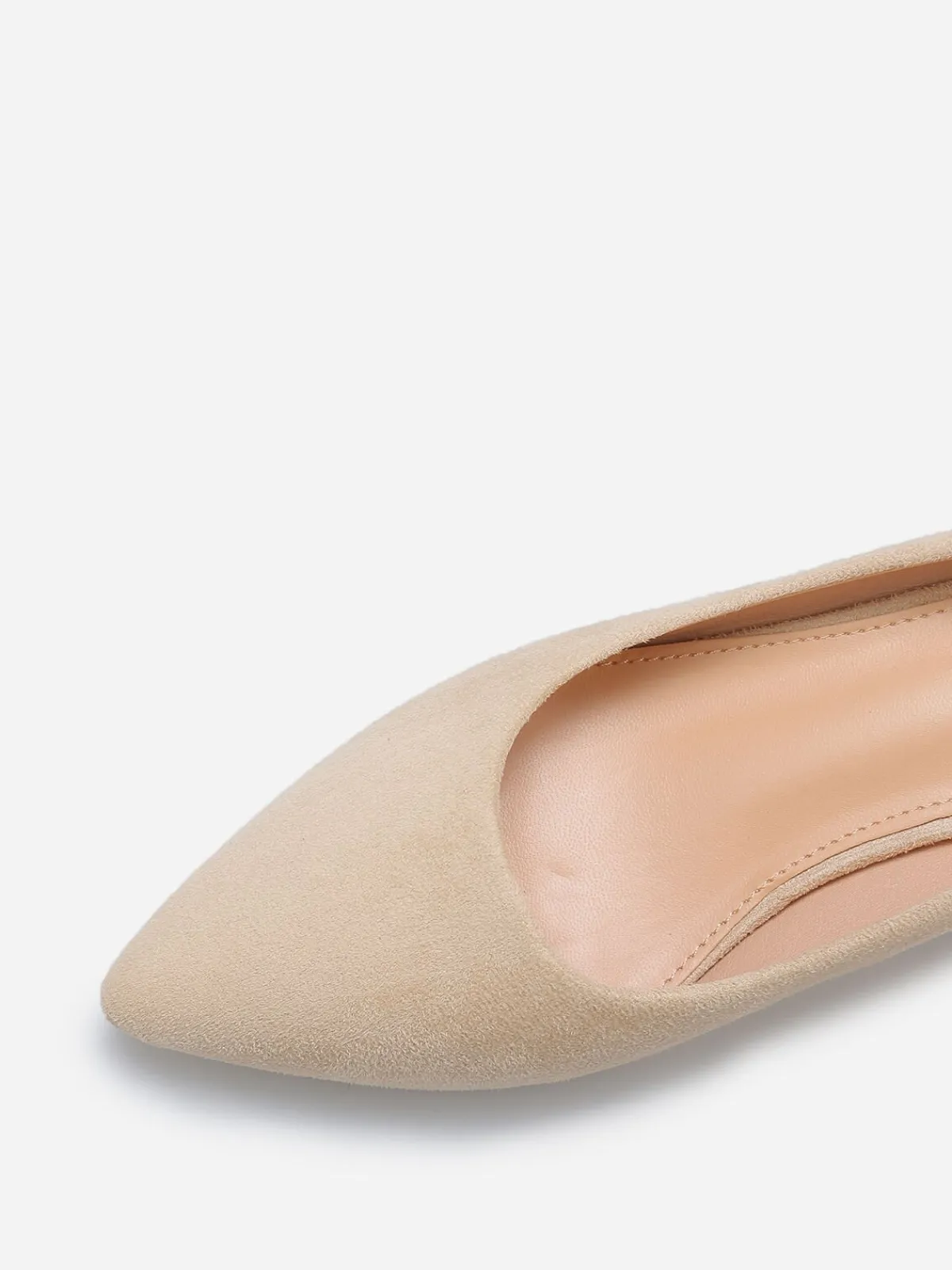 Online La Modeuse Escarpins en suédine à bout pointu Beige