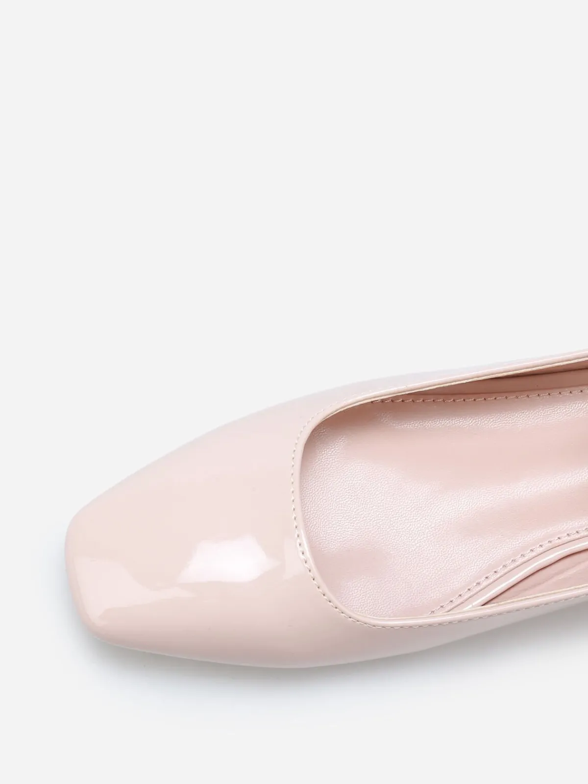 La Modeuse Escarpins slingback à fines brides Nude