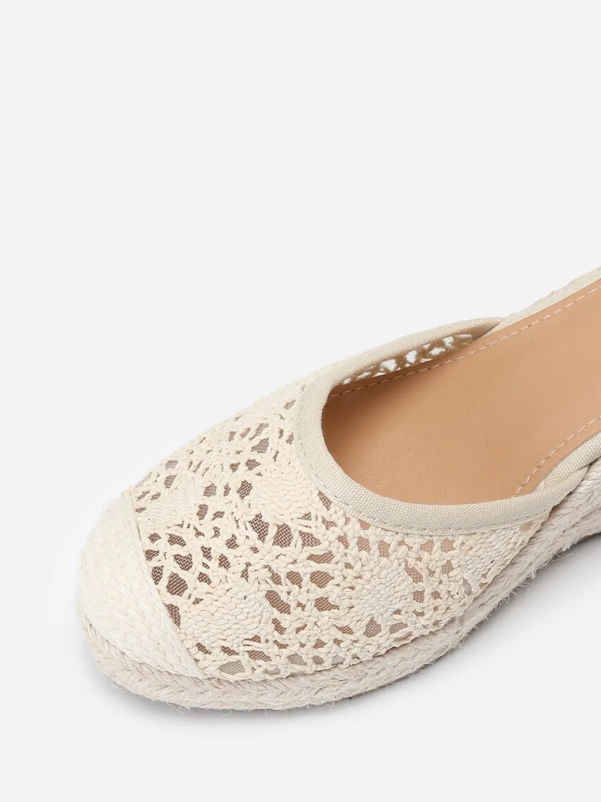 Discount La Modeuse Espadrilles compensées dentelées à nouer Beige