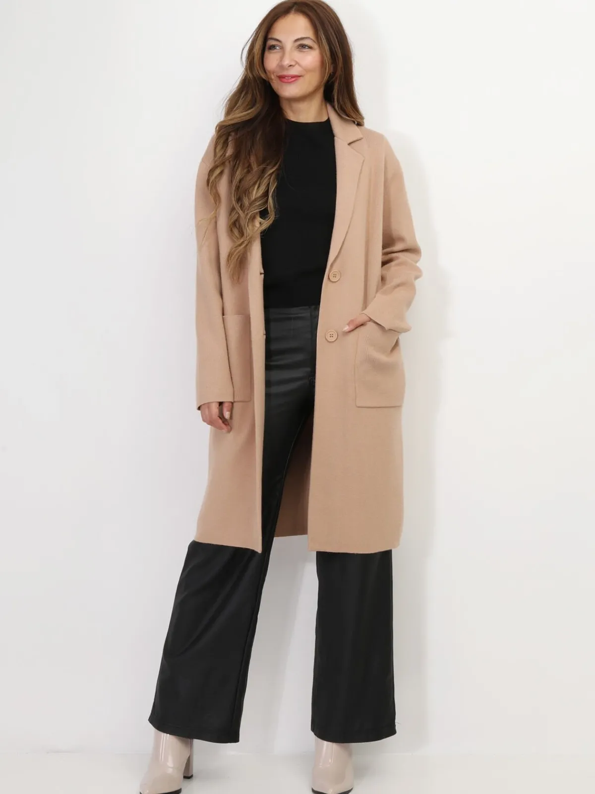 La Modeuse Gilet mi-long avec poches et revers de col Camel