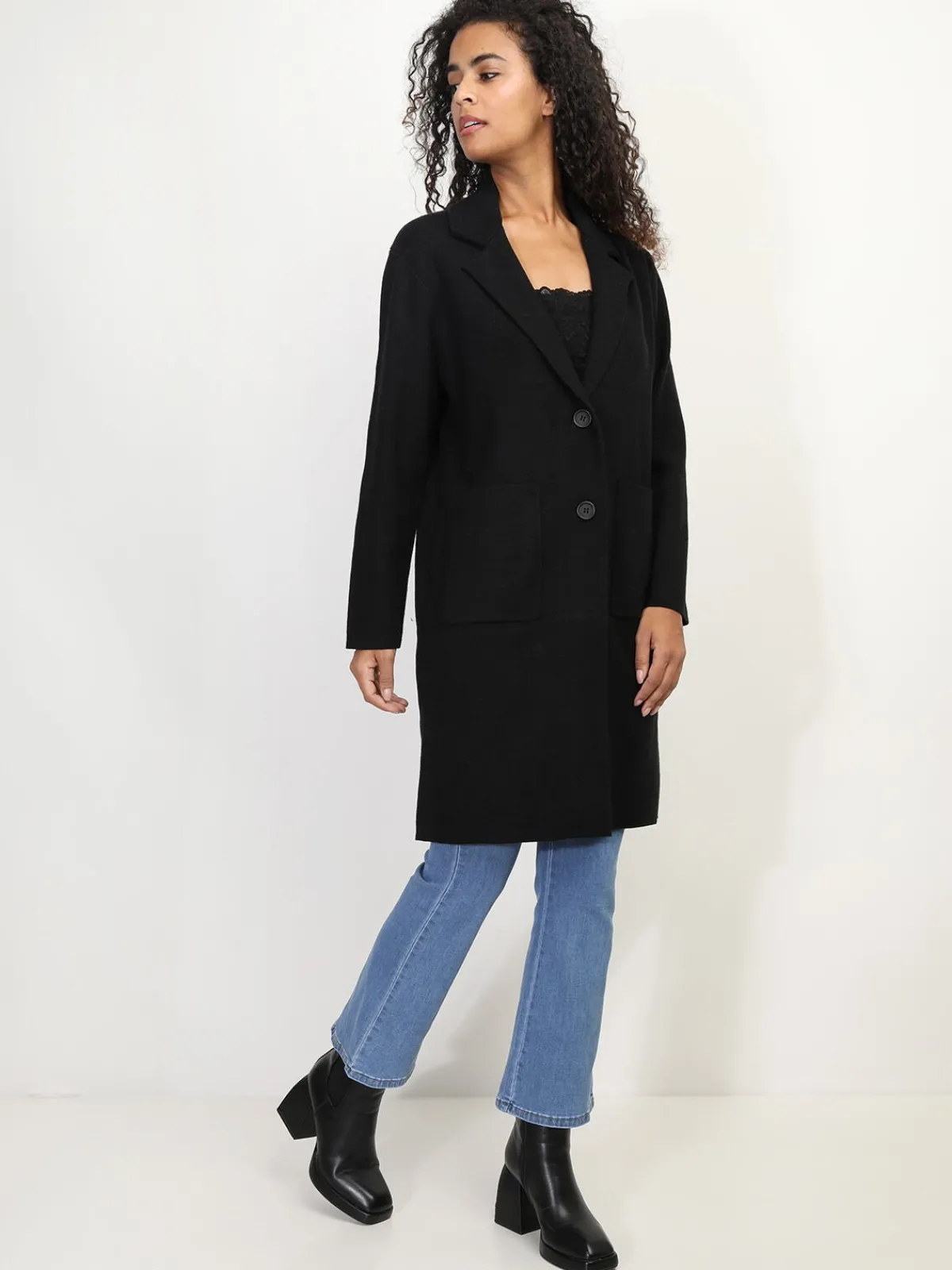 Outlet La Modeuse Gilet mi-long avec poches et revers de col Noir