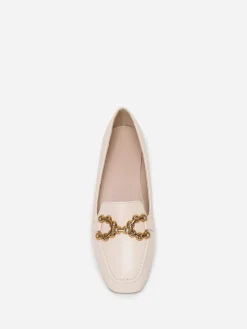 Hot La Modeuse Mocassins à bout carré et bride métallique Beige