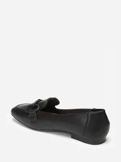 Online La Modeuse Mocassins à bride métallique et surpiqûres Noir
