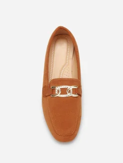 Discount La Modeuse Mocassins en suédine à boucle en strass Camel