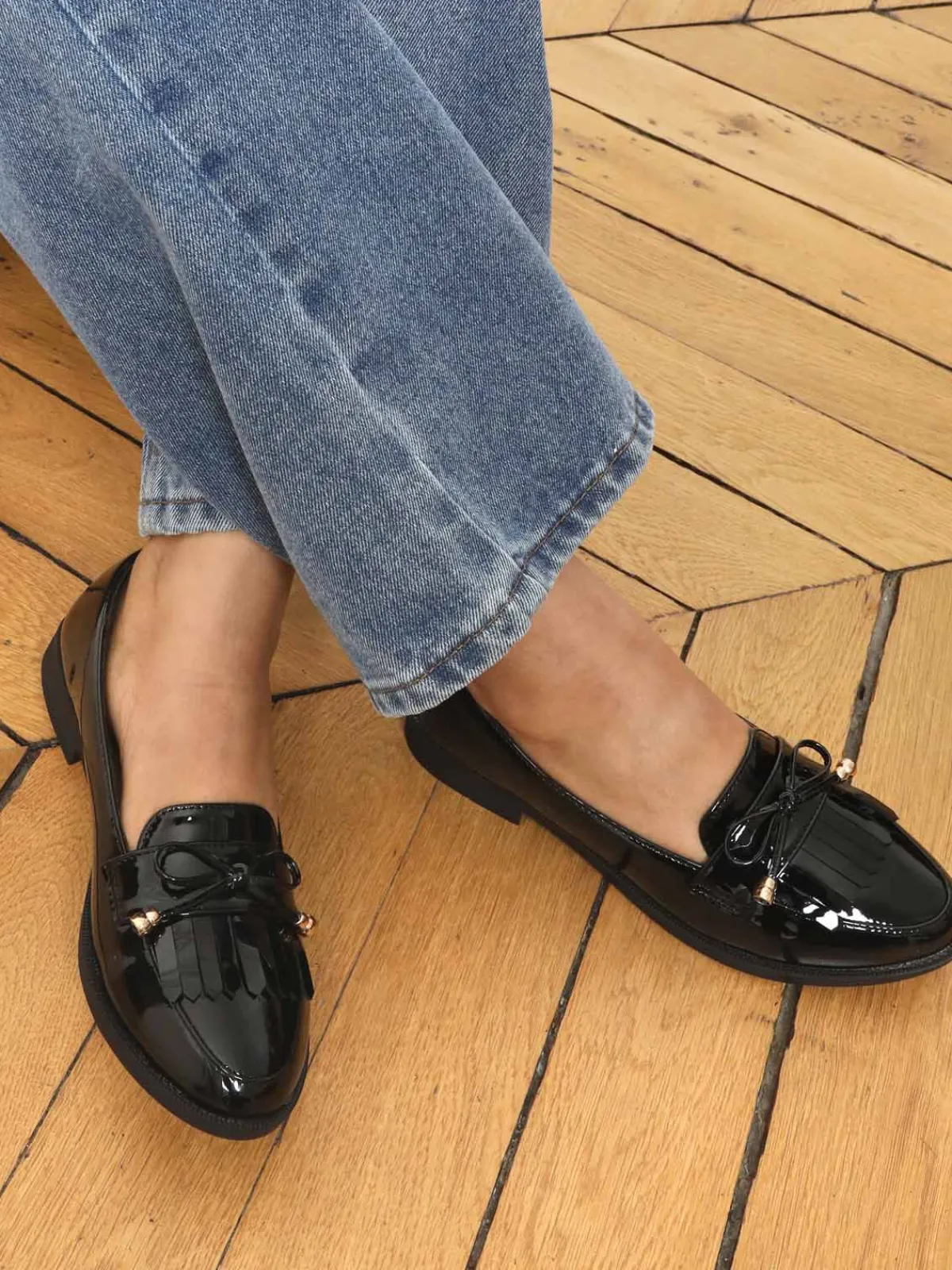 New La Modeuse Mocassins slippers vernis à frange et noeud Noir