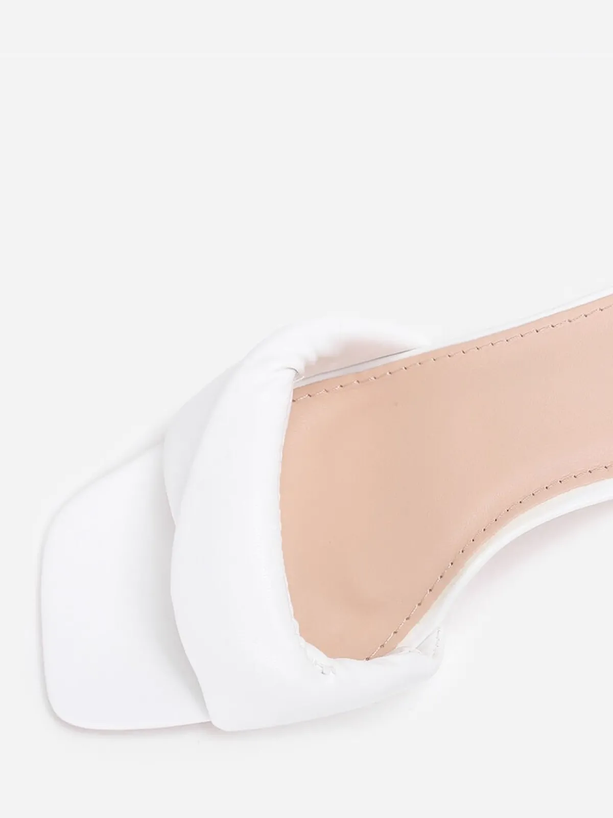 Online La Modeuse Mules à bride en simili matelassé Blanc