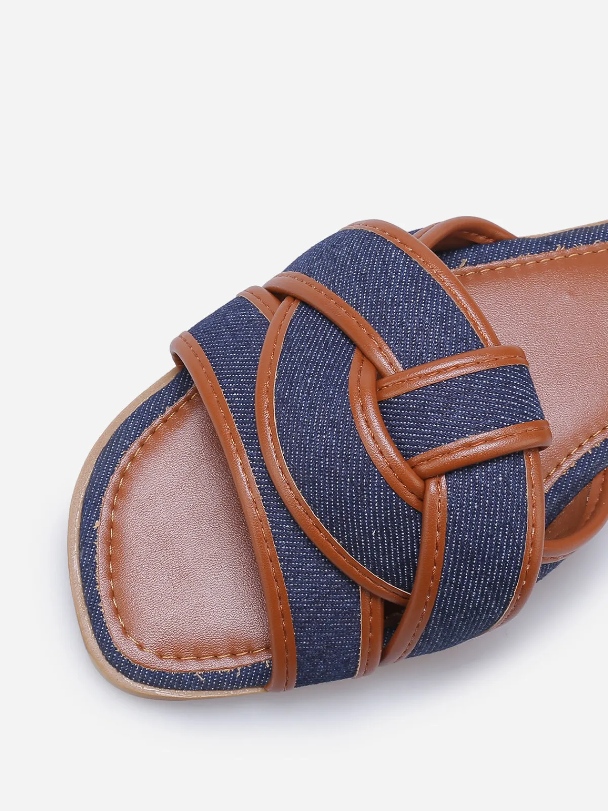 Sale La Modeuse Mules à brides entrecroisées en denim Bleu