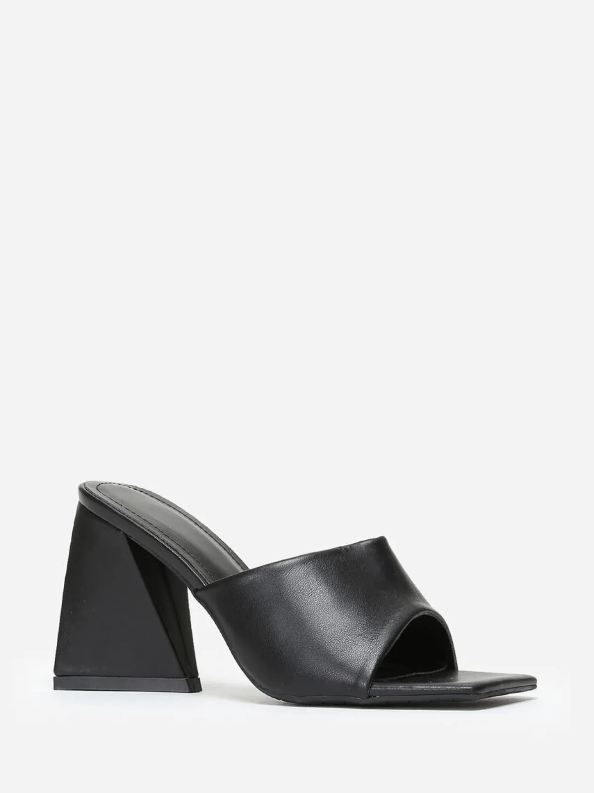 Discount La Modeuse Mules à talon en triangle et bout carré Noir