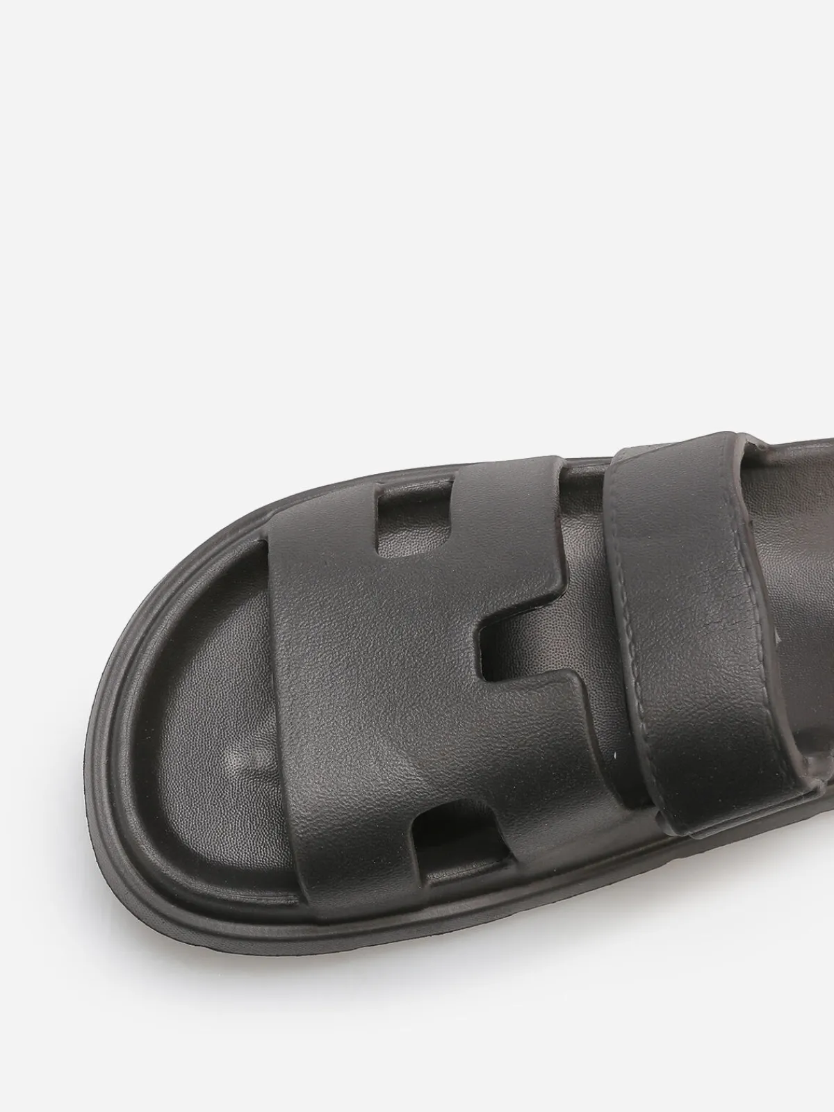 Discount La Modeuse Mules plates à brides ajourées Noir