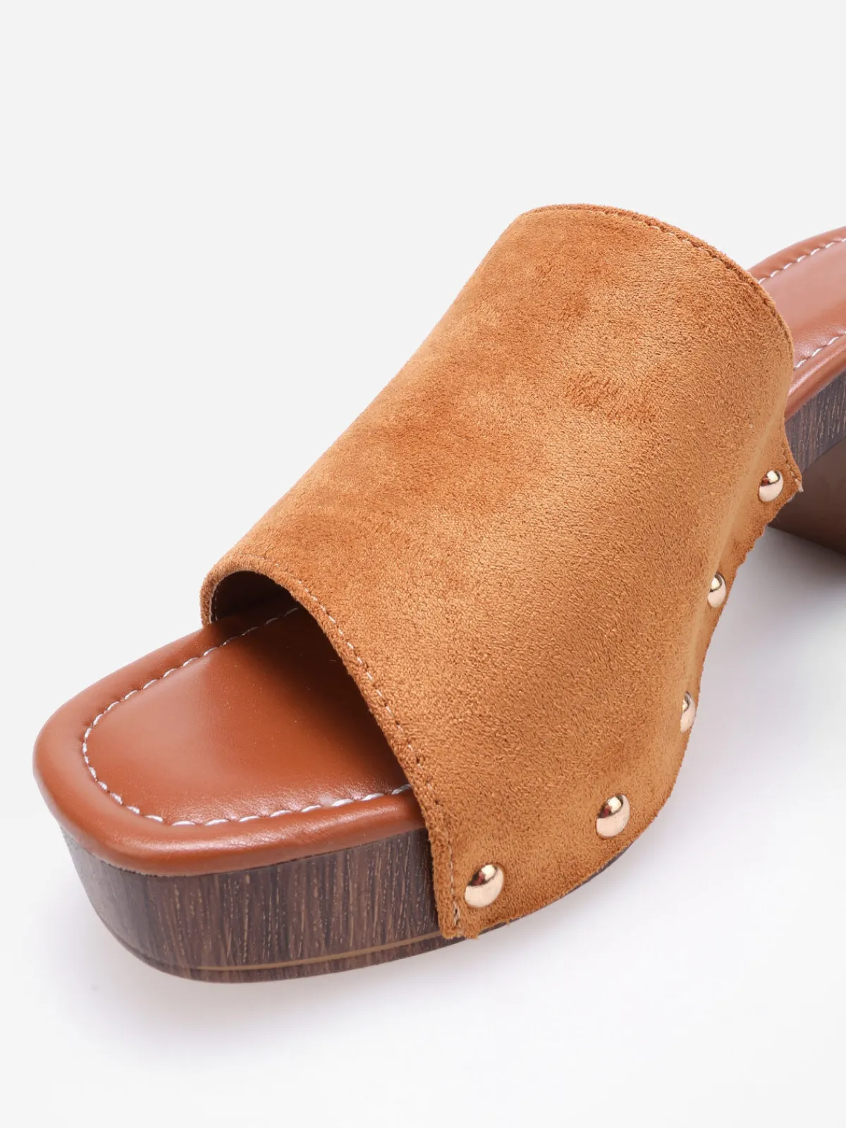 Clearance La Modeuse Mules sabots cloutées en suédine Camel