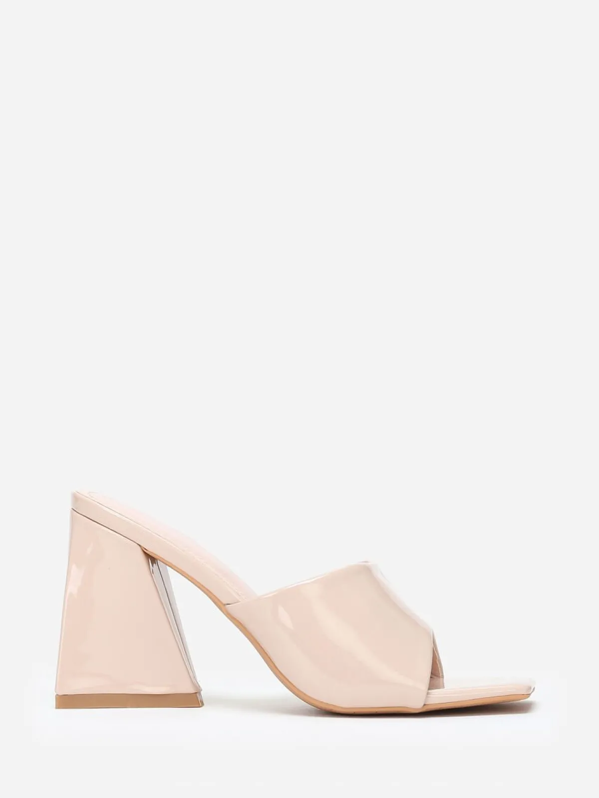 New La Modeuse Mules vernies à talon en triangle Beige