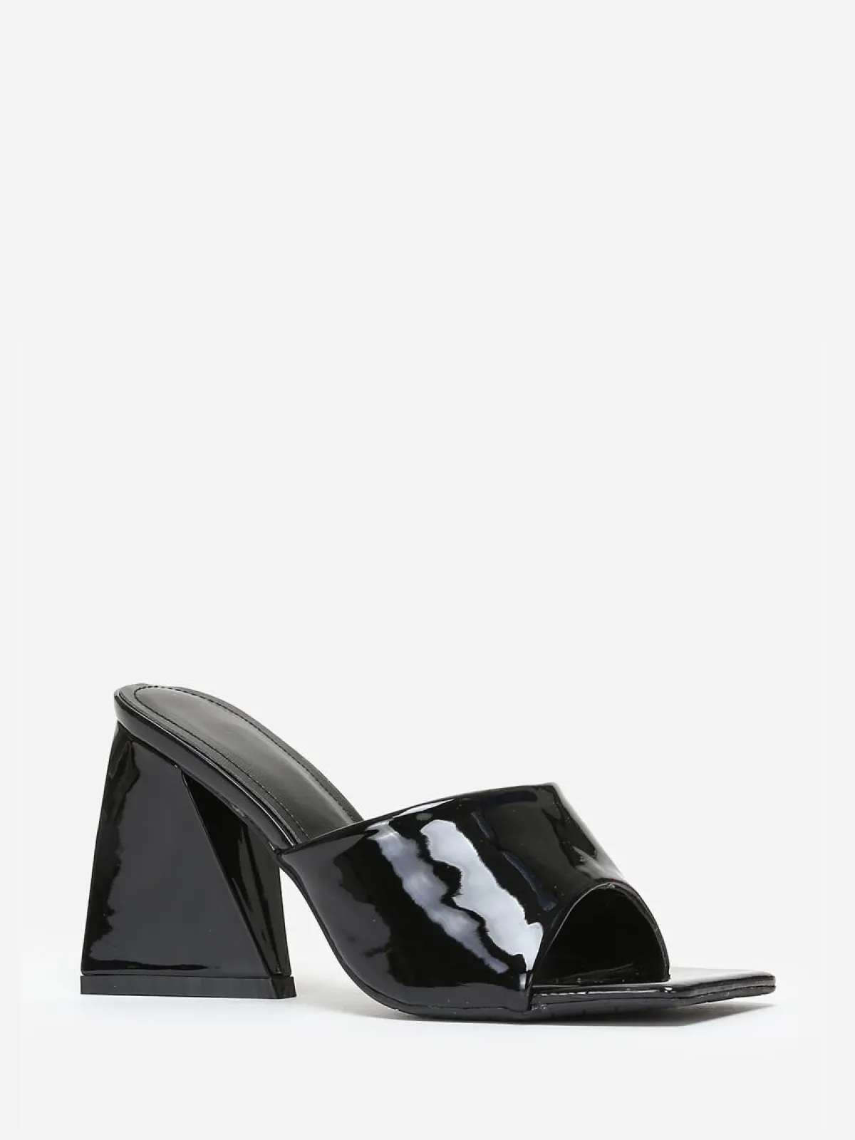 Hot La Modeuse Mules vernies à talon en triangle Noir