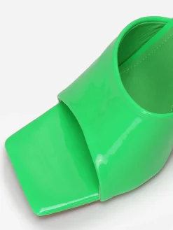Hot La Modeuse Mules vernies fluo à talon en triangle Vert