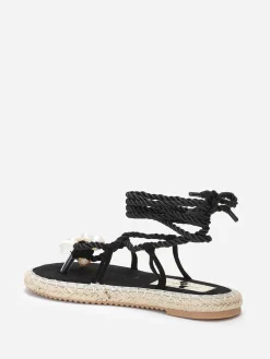 Clearance La Modeuse Nu-pieds en suédine à perles et coquillages Noir