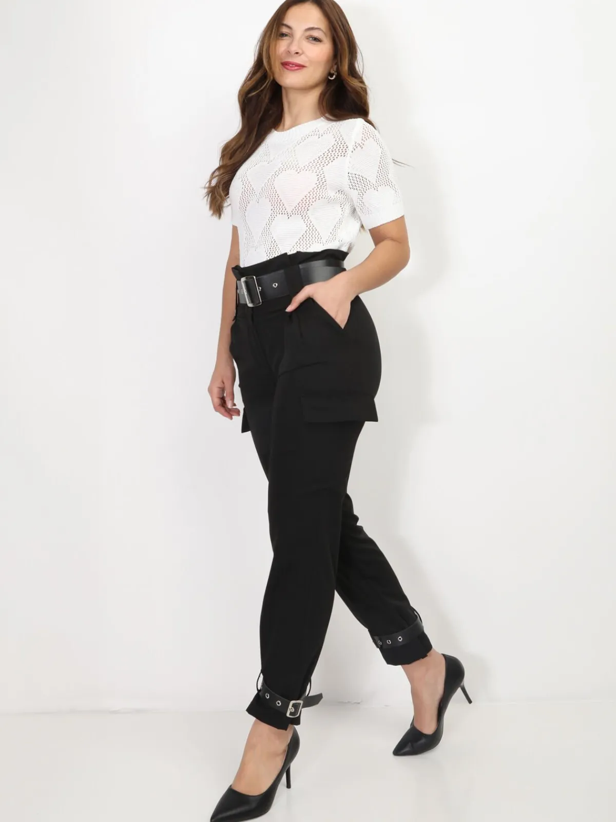 La Modeuse Pantalon cargo avec ceintures Noir