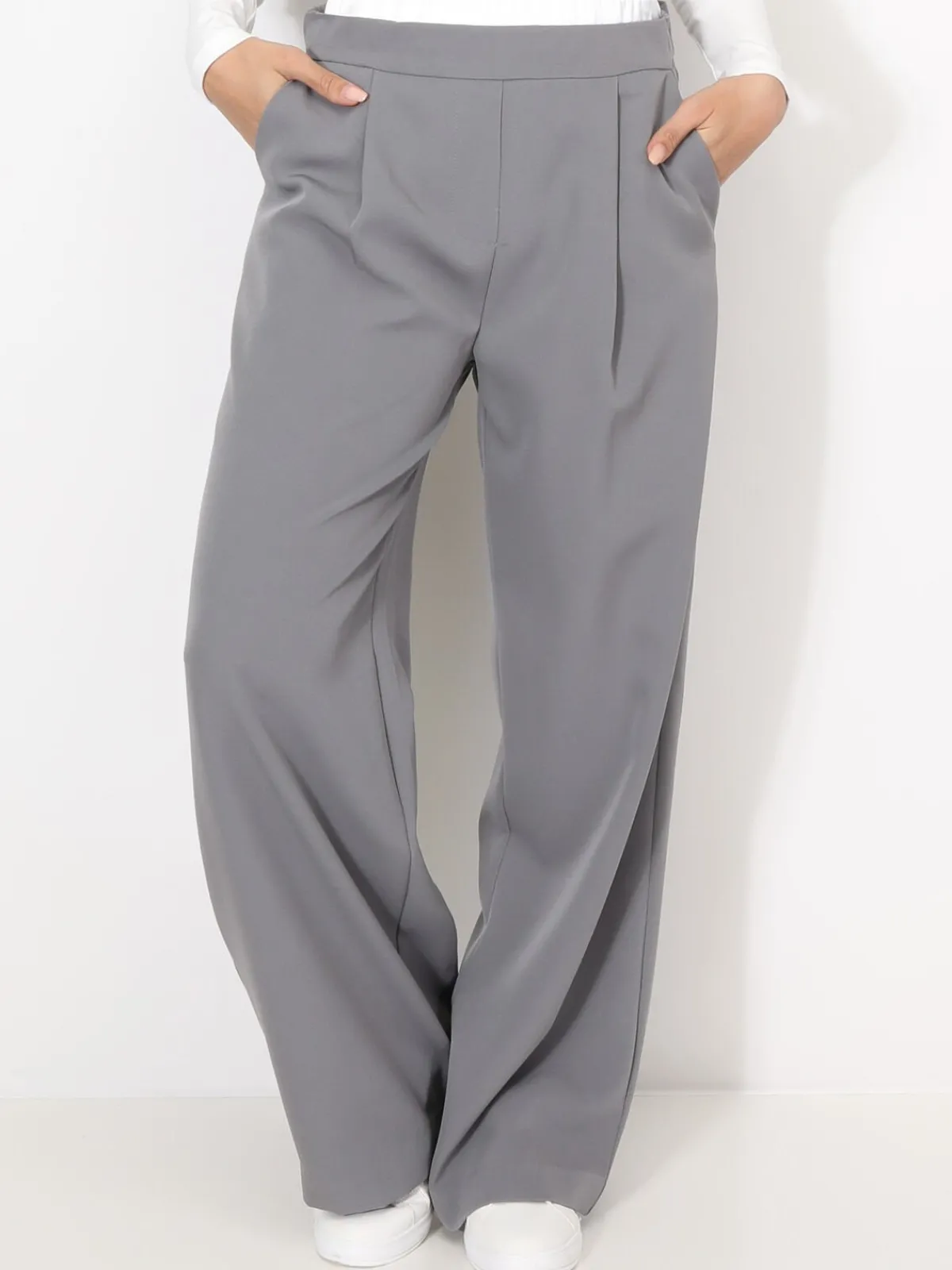 Sale La Modeuse Pantalon de costume à taille contrastante Gris