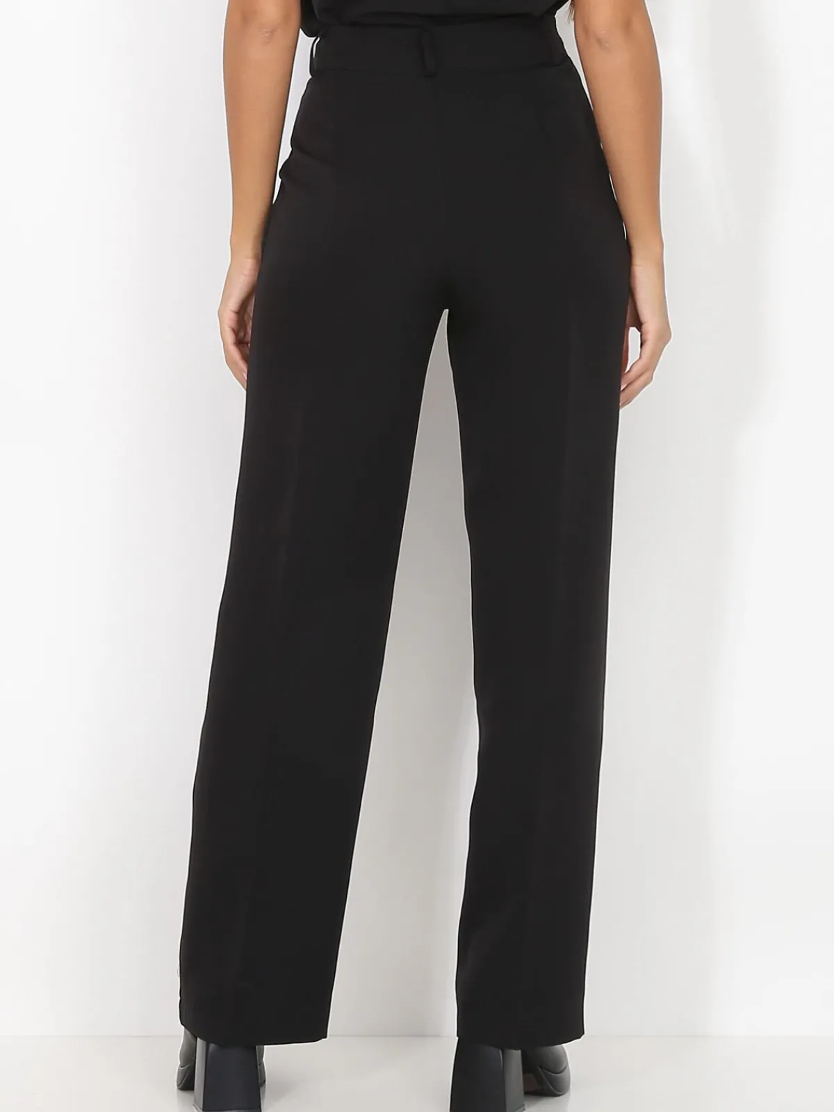 La Modeuse Pantalon de costume large à plis Noir
