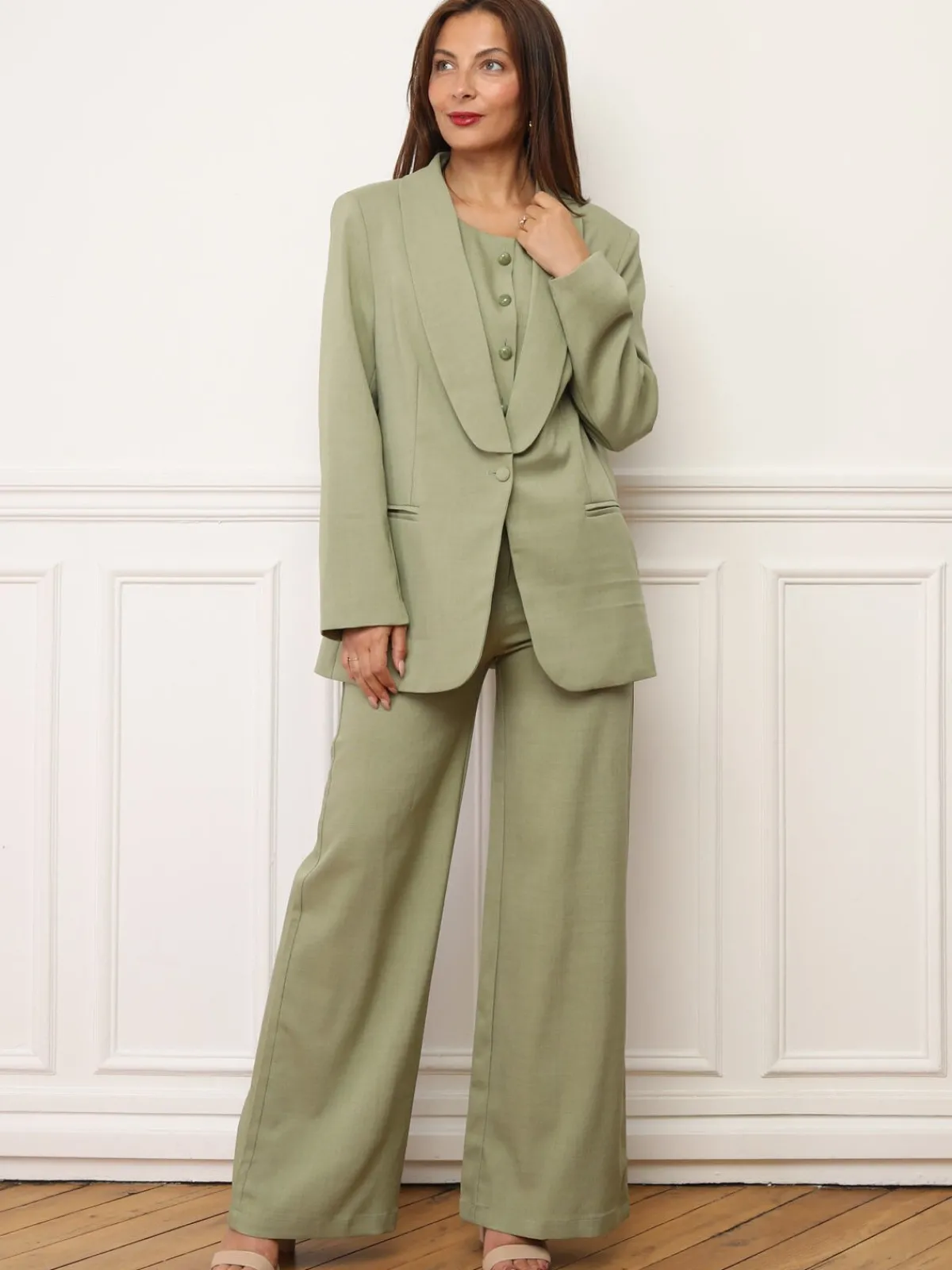 New La Modeuse Pantalon de costume wide leg VertOlive