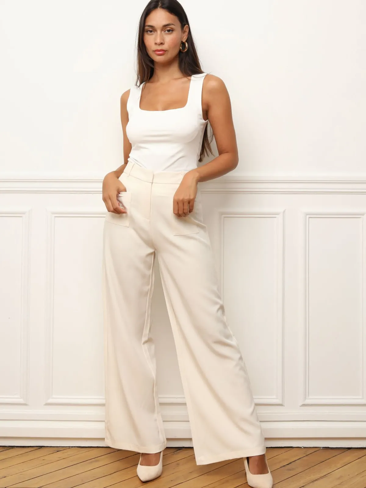 Hot La Modeuse Pantalon droit à double poches plaquées Beige