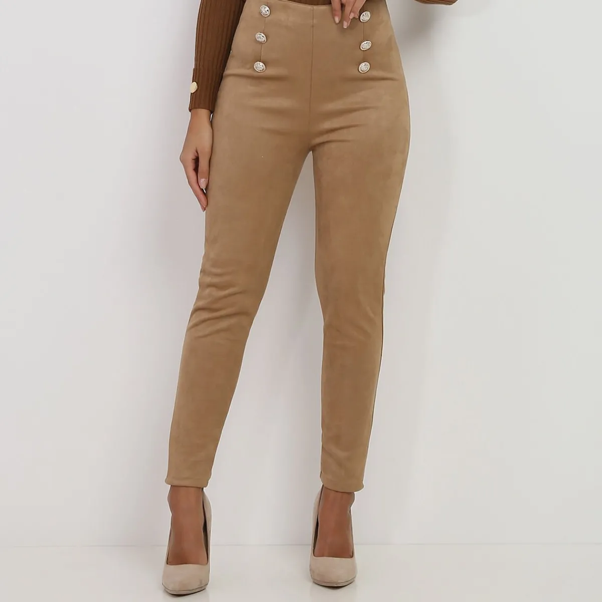 Discount La Modeuse Pantalon en suédine à boutons Camel