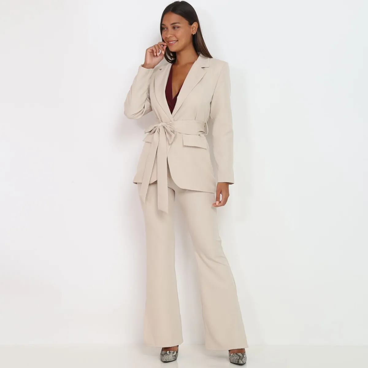 Sale La Modeuse Pantalon flare à fentes Beige