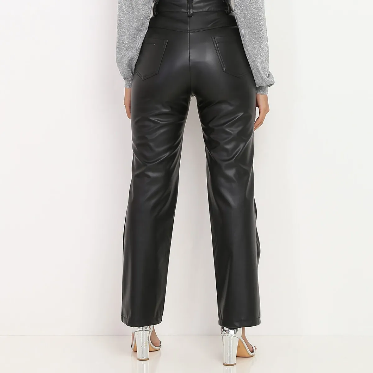 La Modeuse Pantalon large en simili brillant Noir