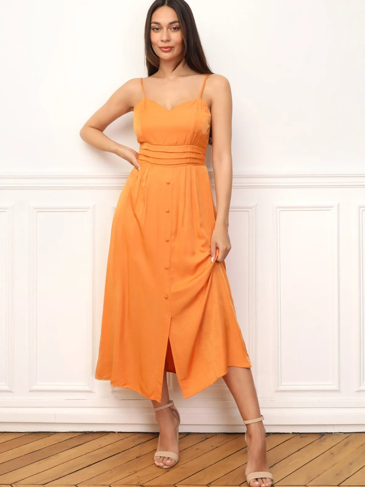 Online La Modeuse Robe à boutons et détails plissés Orange