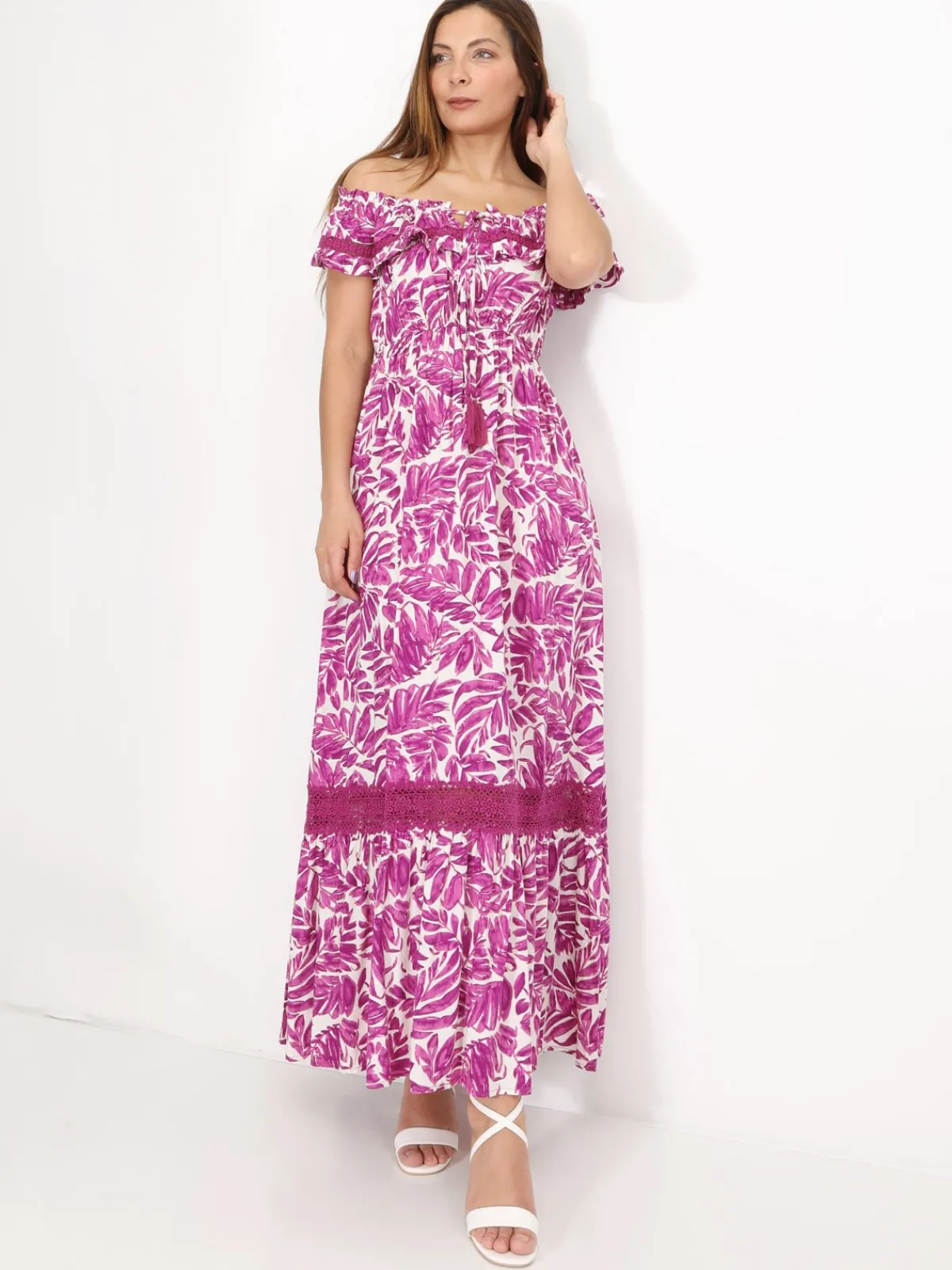 Best La Modeuse Robe à motif feuilles et volants Fuchsia