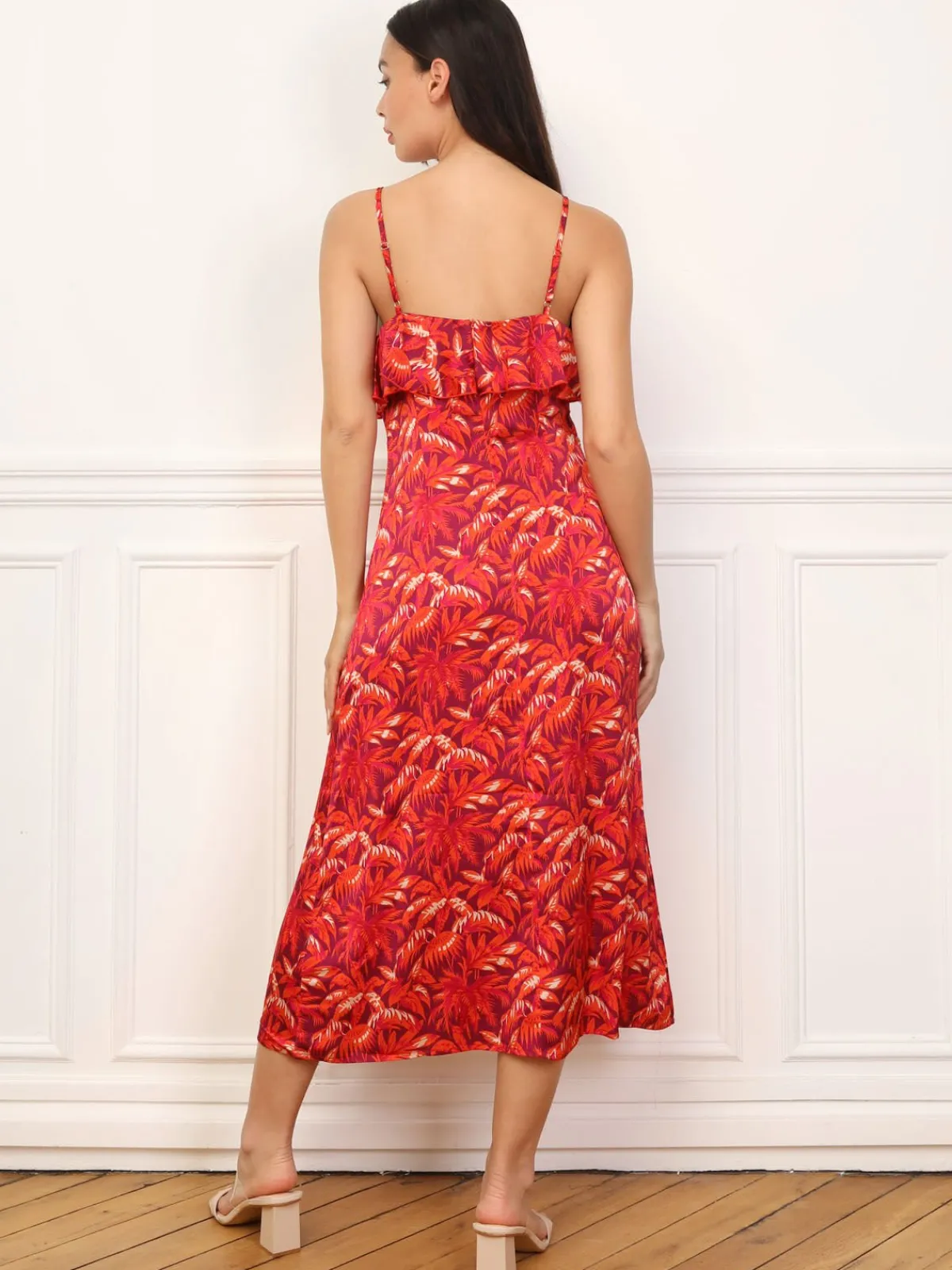 New La Modeuse Robe à motif palmiers et volants Rouge